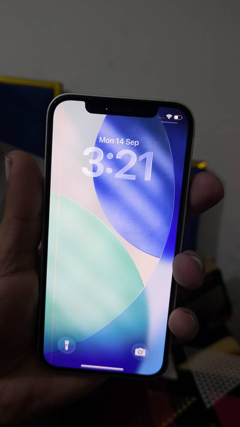 Apple iPhone 12 4