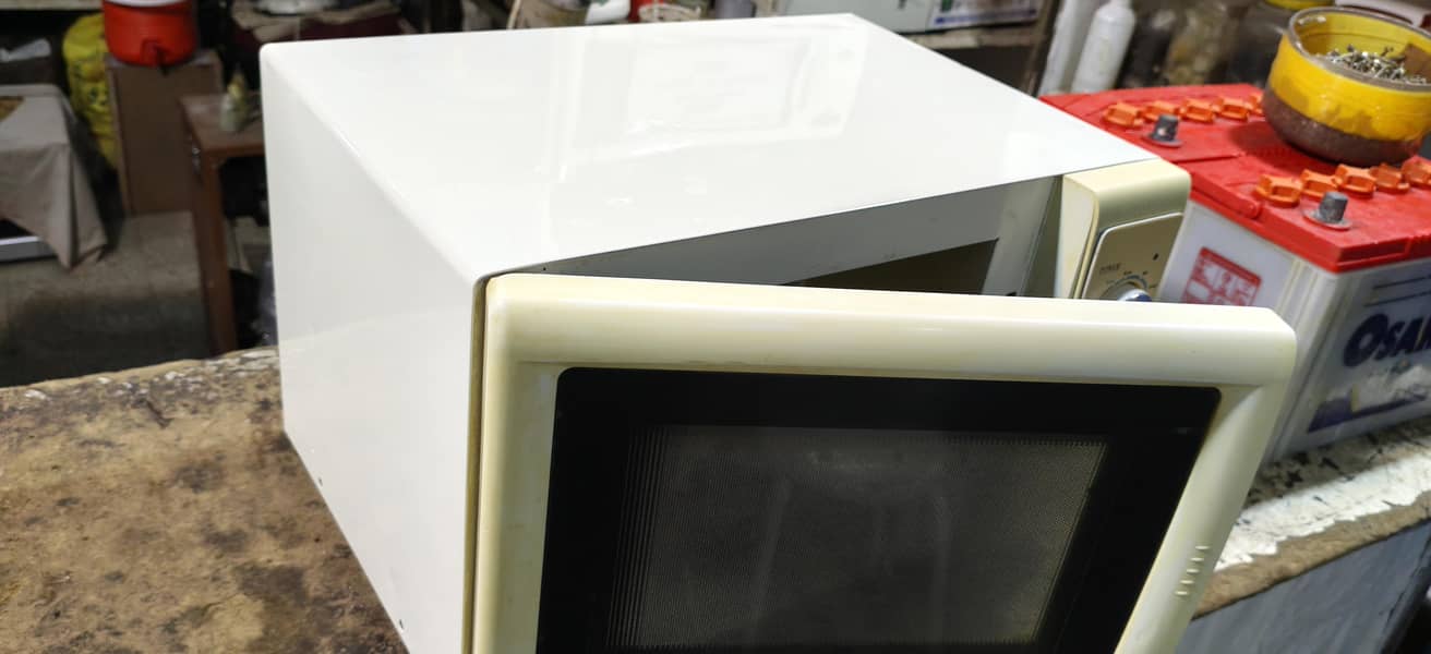 Sharp Microwave Good Condition 1