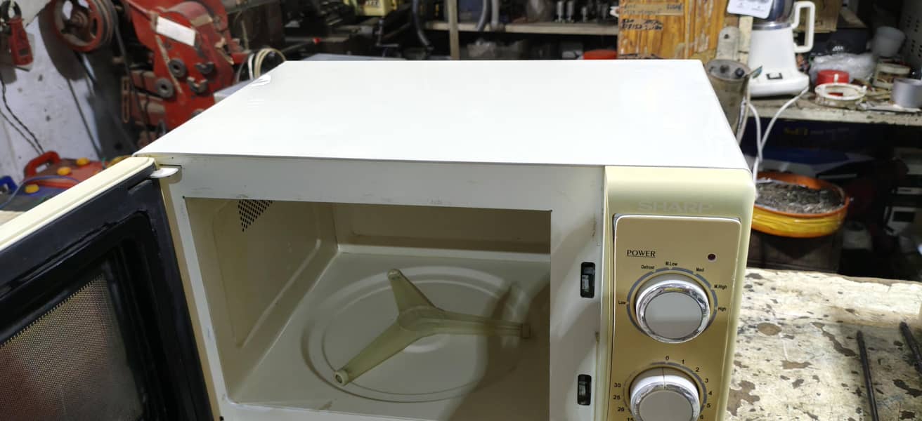 Sharp Microwave Good Condition 2