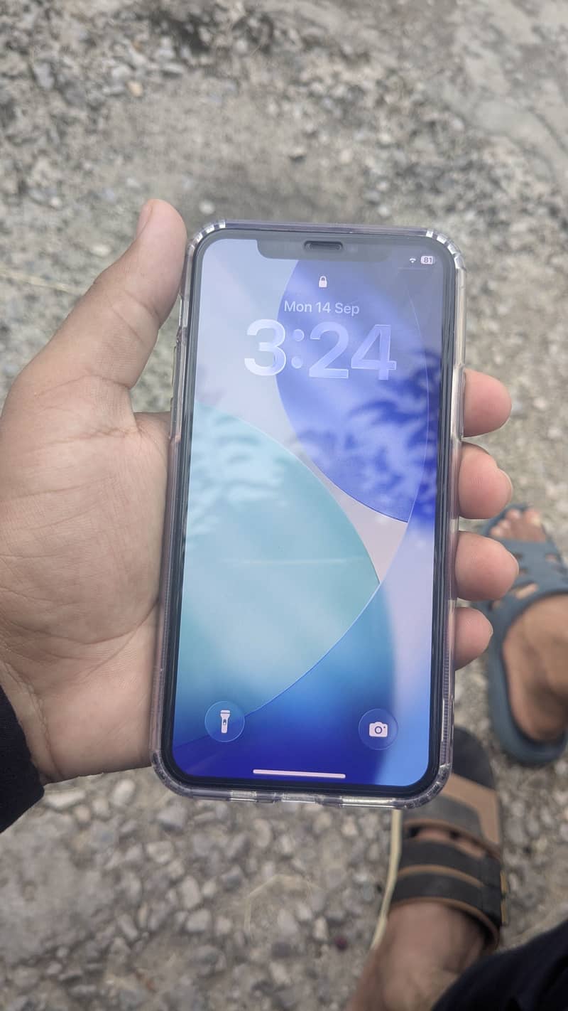 Apple iPhone 11 Pro 1