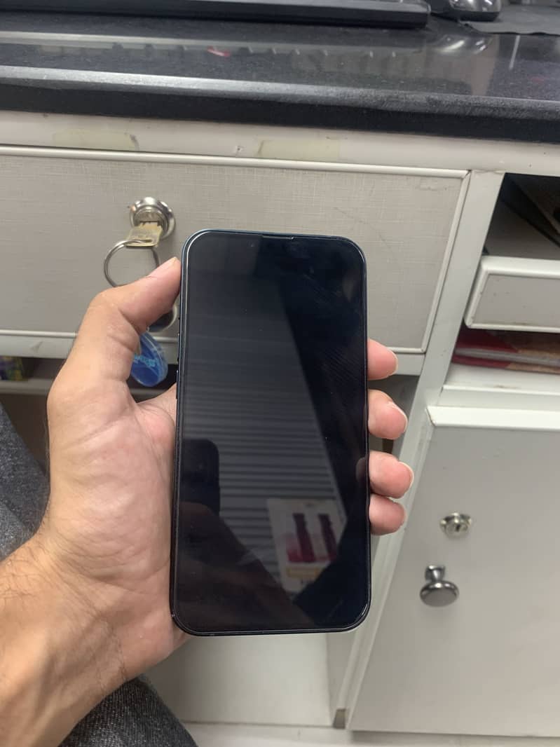 Apple iPhone 13 4