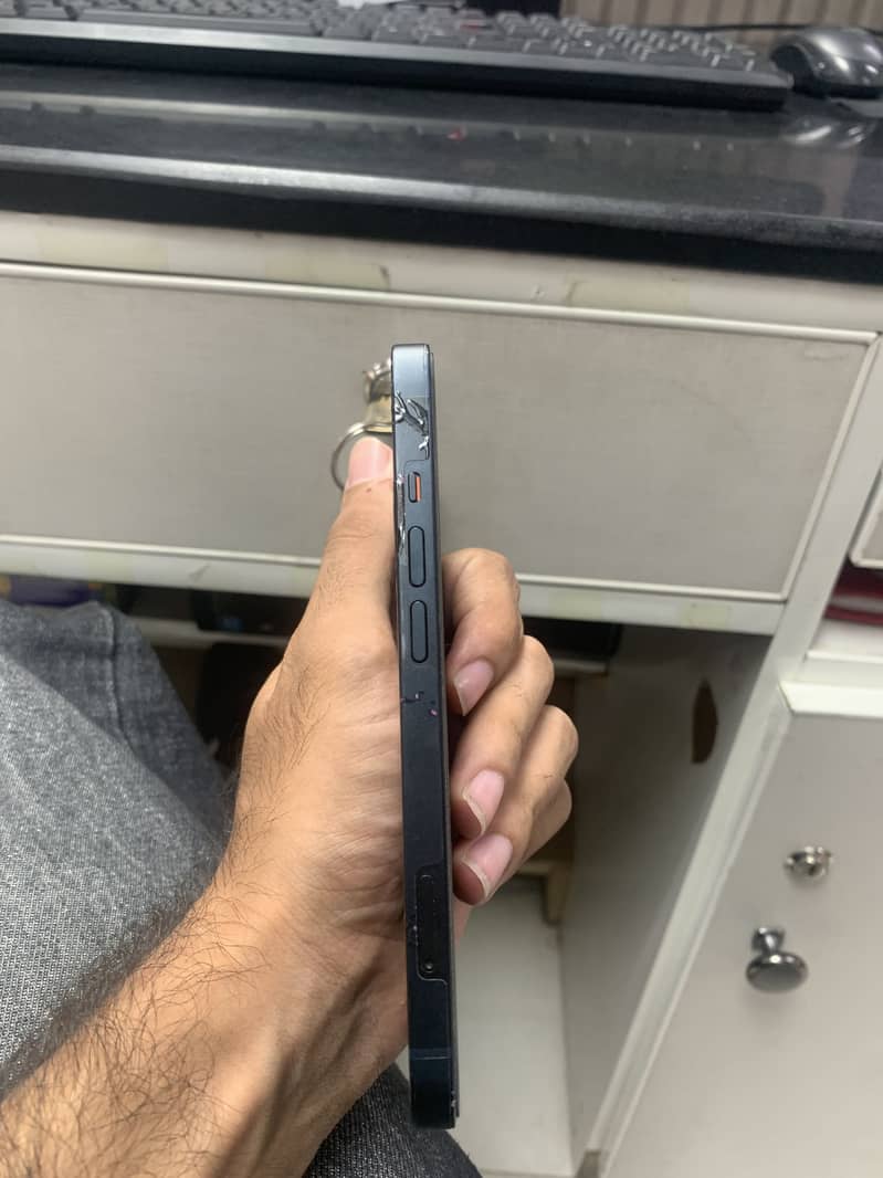 Apple iPhone 13 7