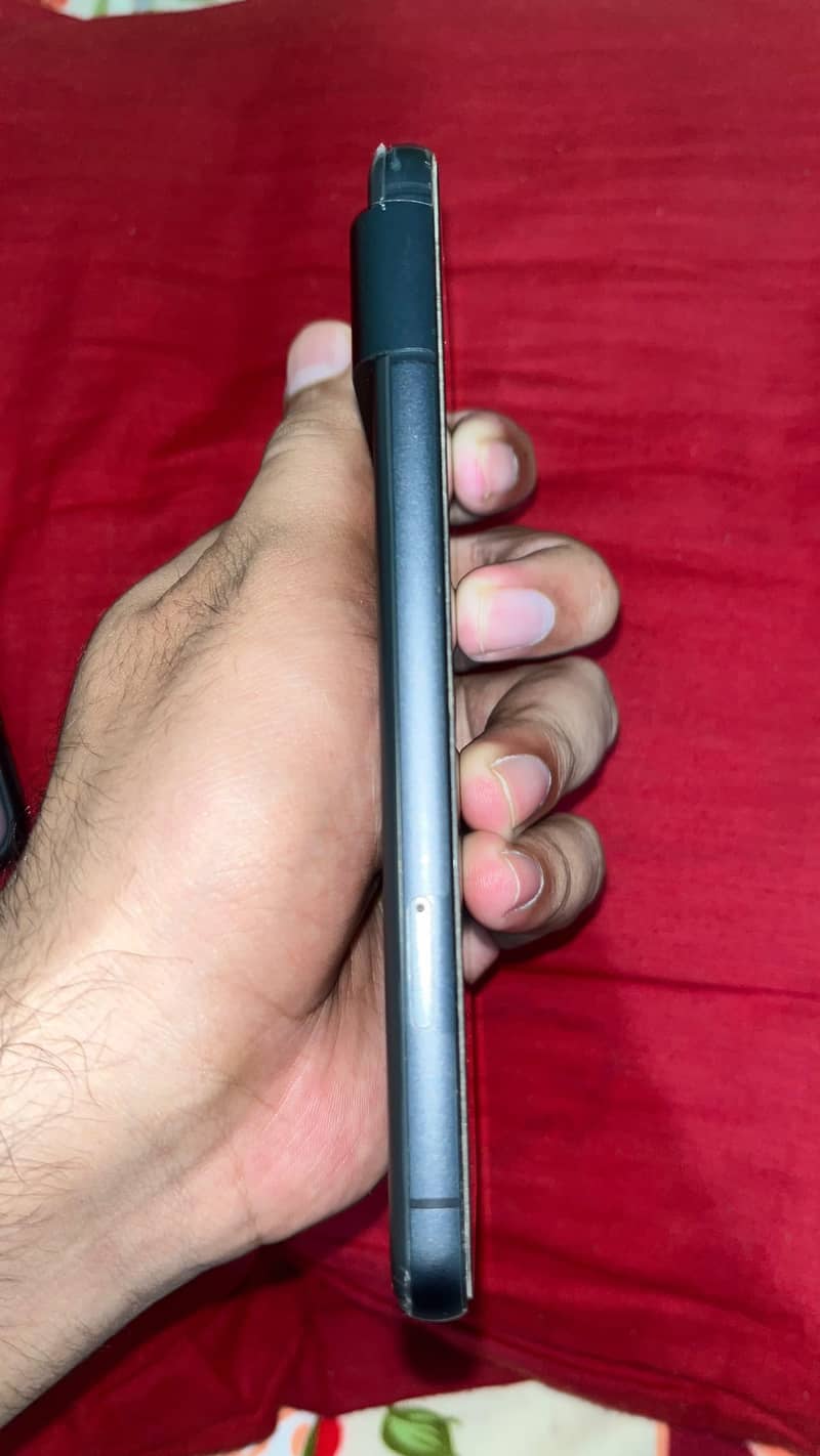 Google Pixel 8 4