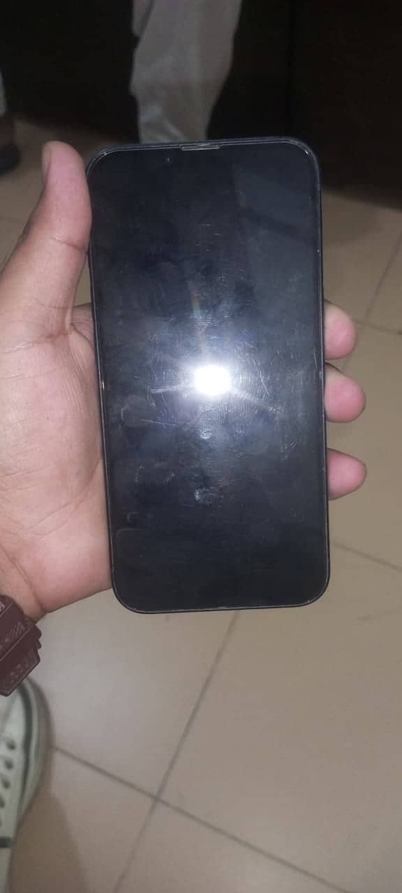 Apple iPhone 13 5