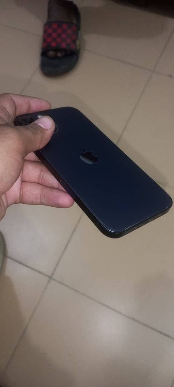 Apple iPhone 13 6