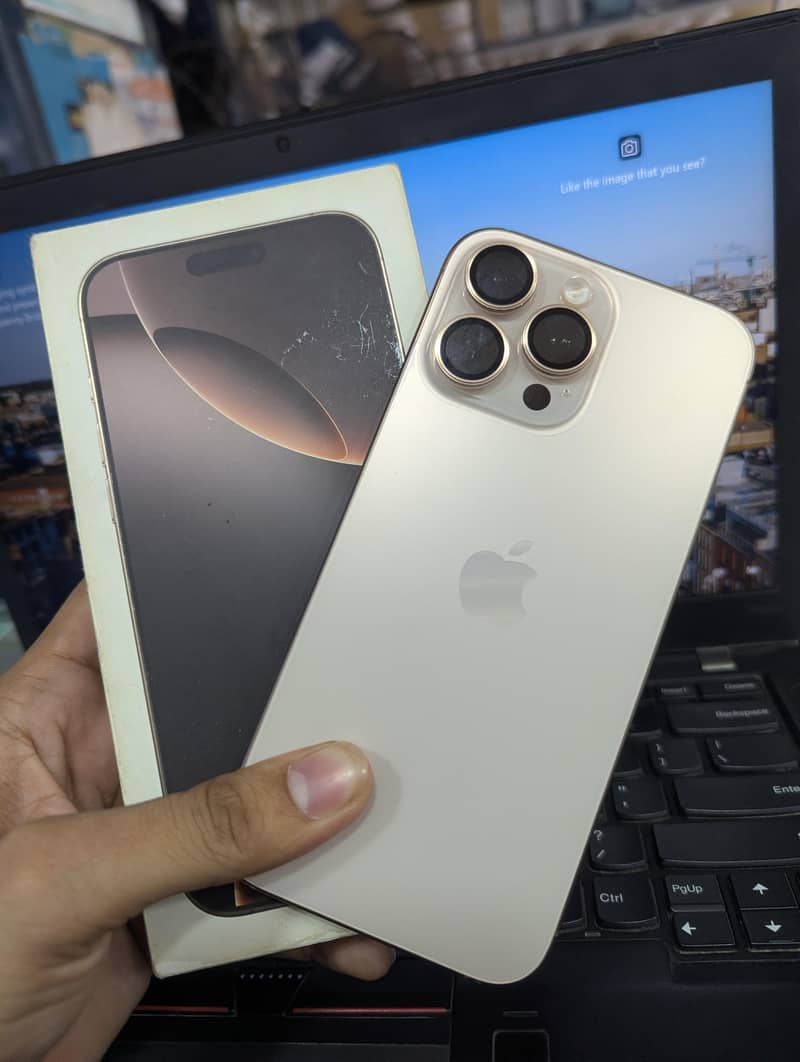 Apple iPhone 16 Pro Max 1