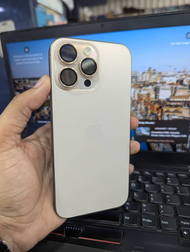 Apple iPhone 16 Pro Max 3