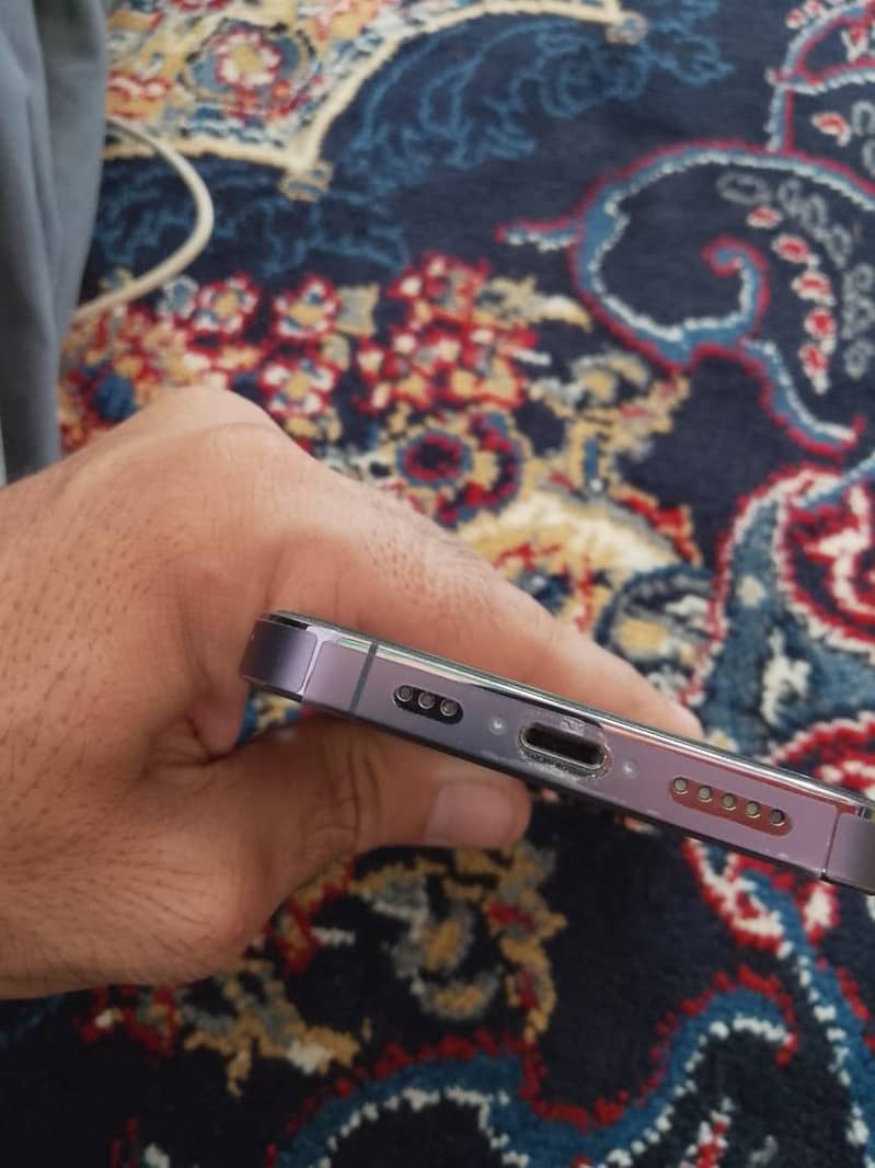 Apple iPhone 14 Pro 2