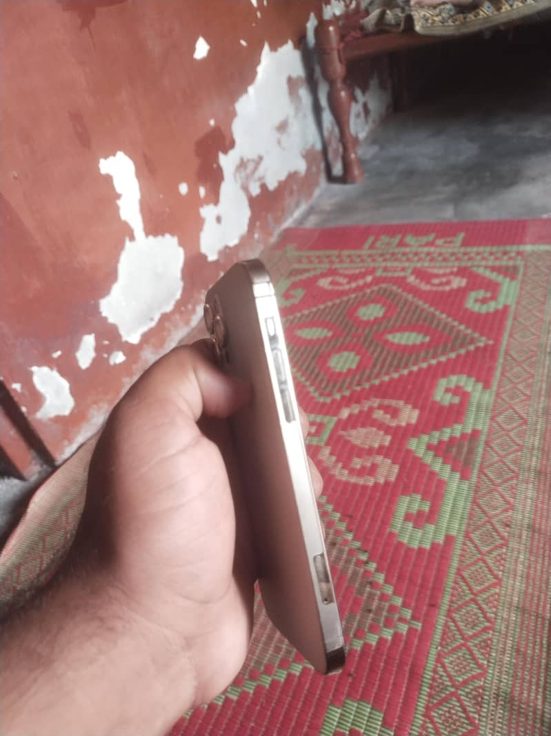 Apple iPhone 12 Pro 3