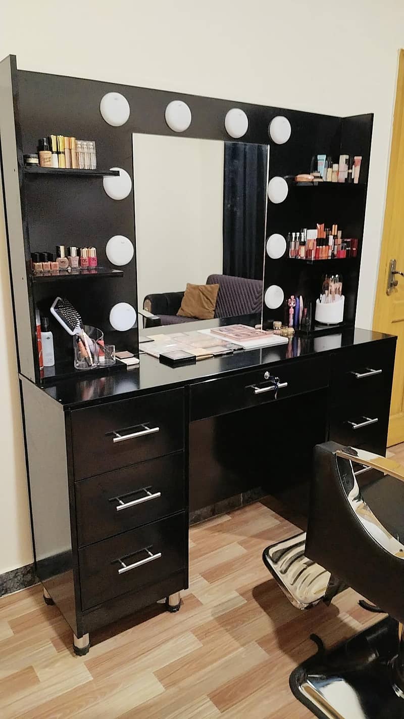 parlor dressing table 4