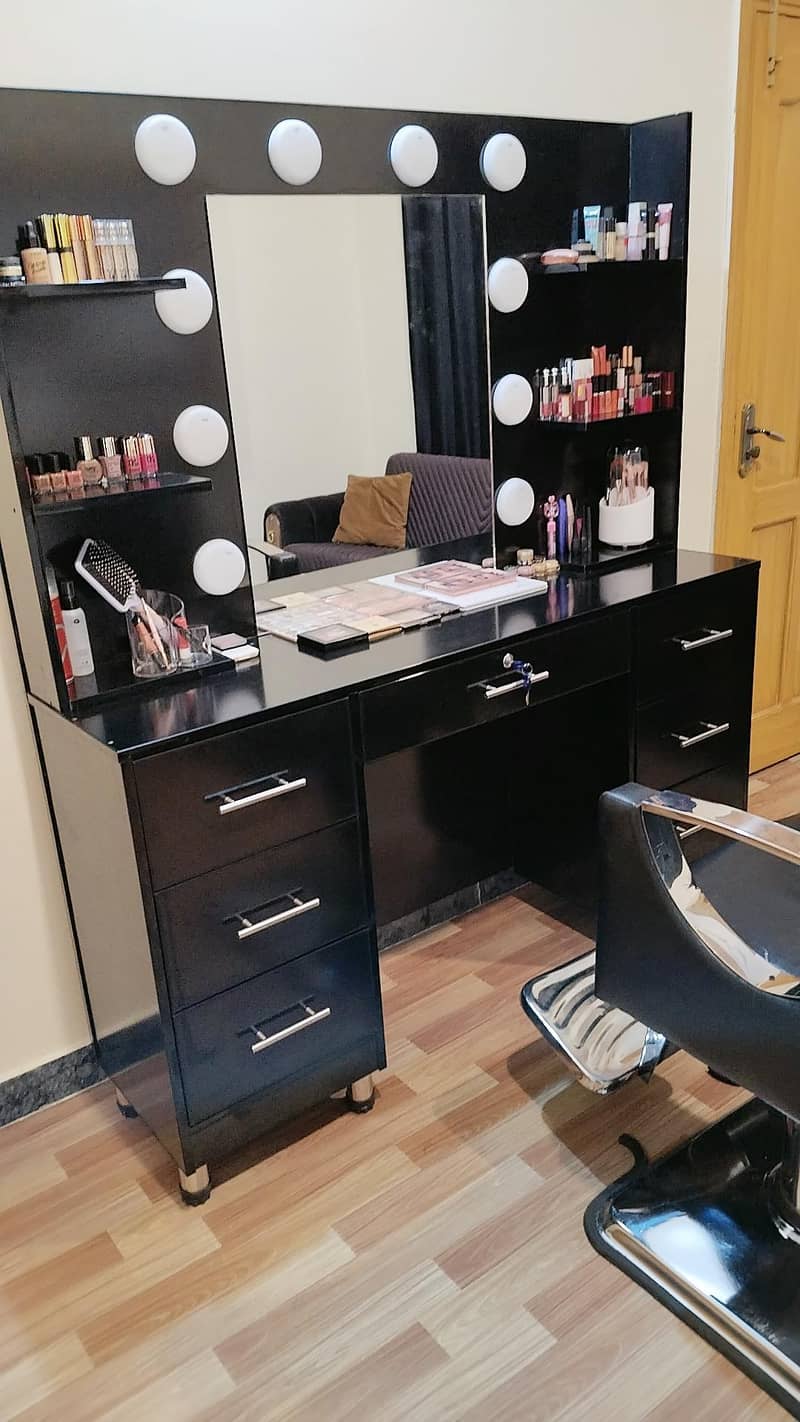 parlor dressing table 5