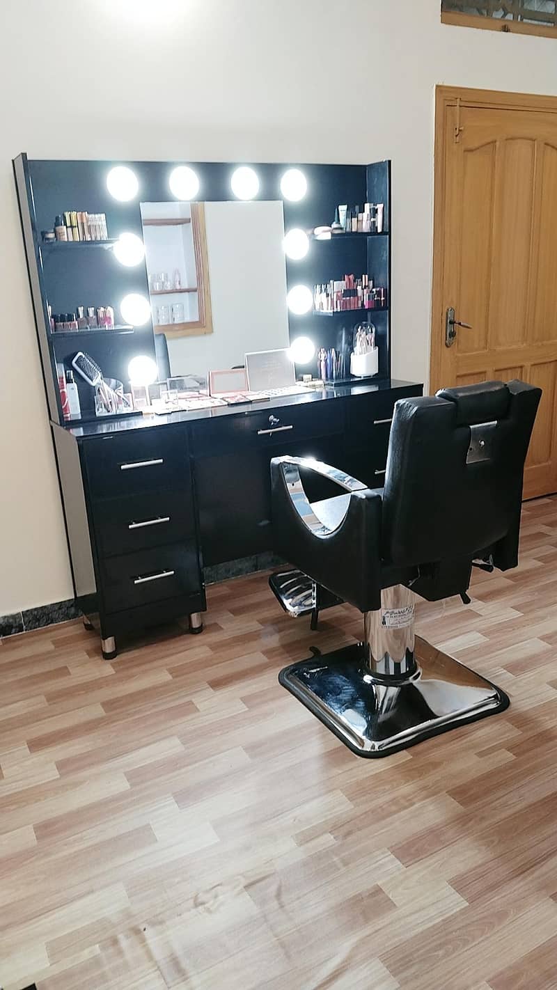parlor dressing table 8