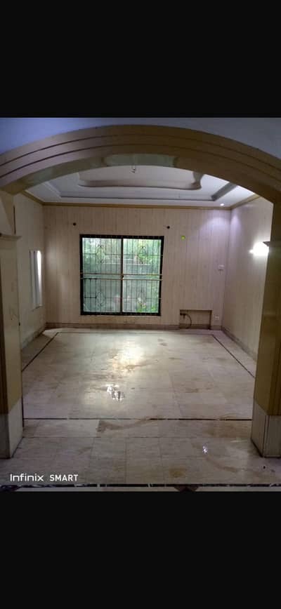 NEAR DRs HOSPITAL HOUSE FOR FAMILY OR OFFICE PURPOSES AT PRIME LOCATION NEAR TO CANAL