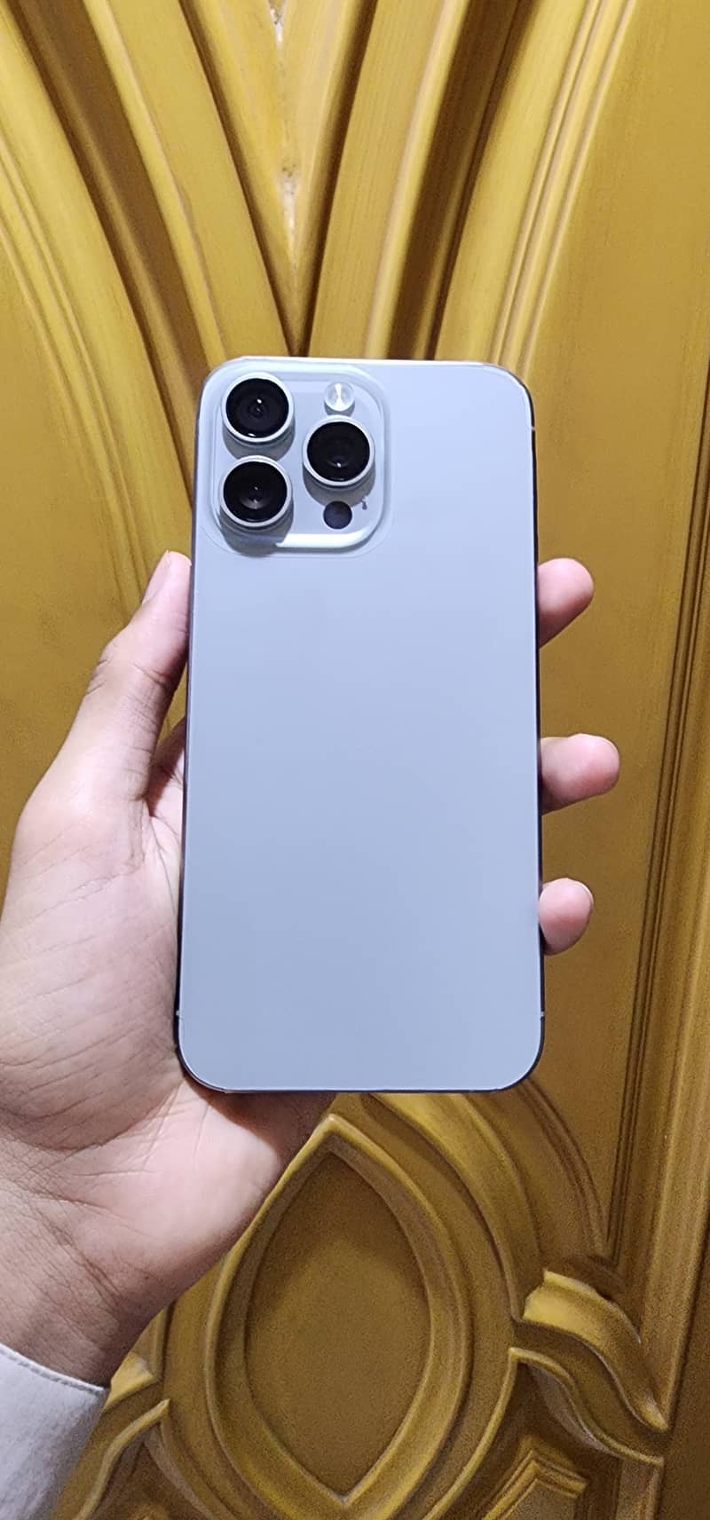 Apple iPhone 15 Pro Max 3