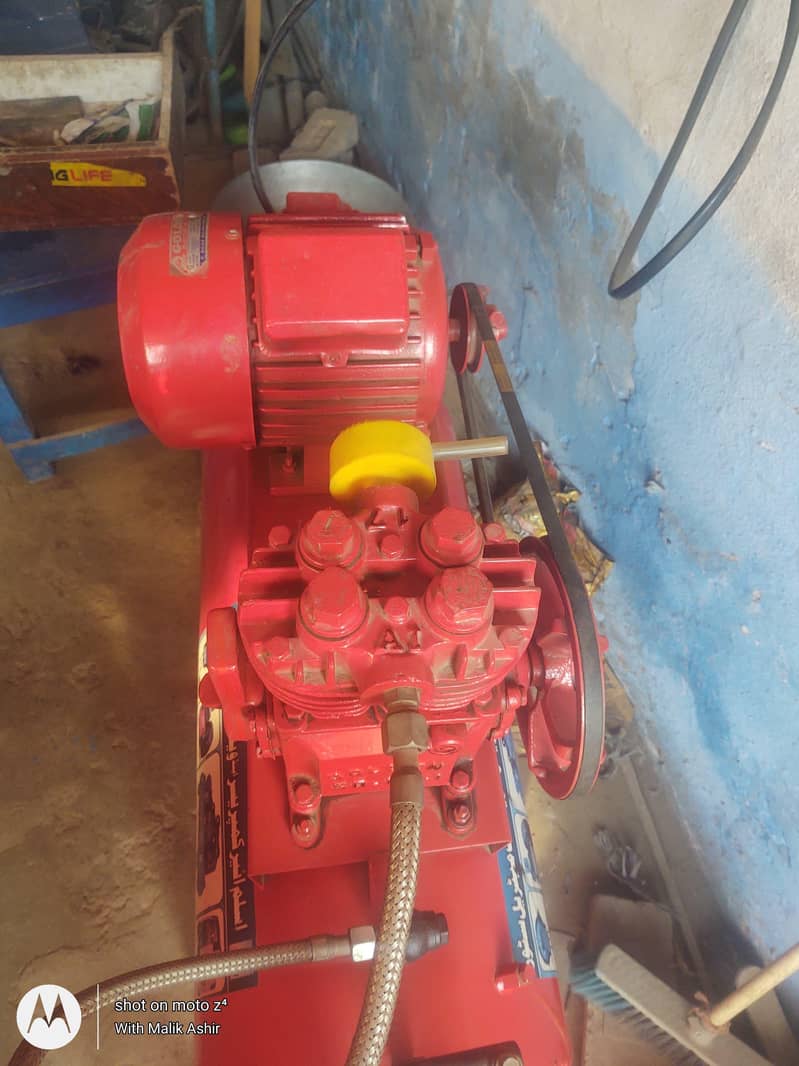 Air field compressor /ہوا بھرنے والی ٹینکی 2