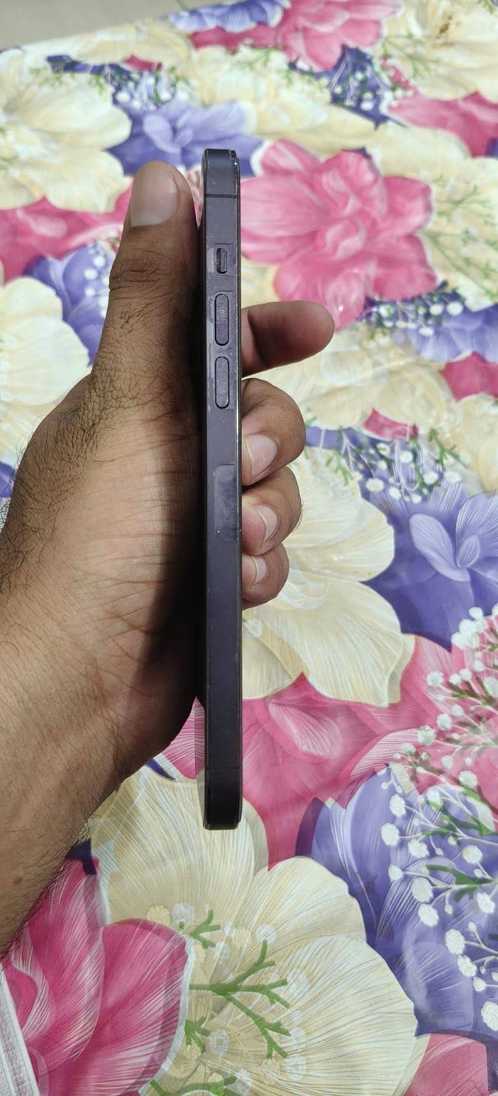 iPhone 14 Pro Max 4