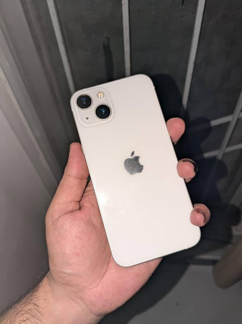 Apple iPhone 13 0