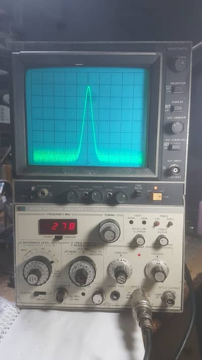 Spectrum Analyzer HP 8558B