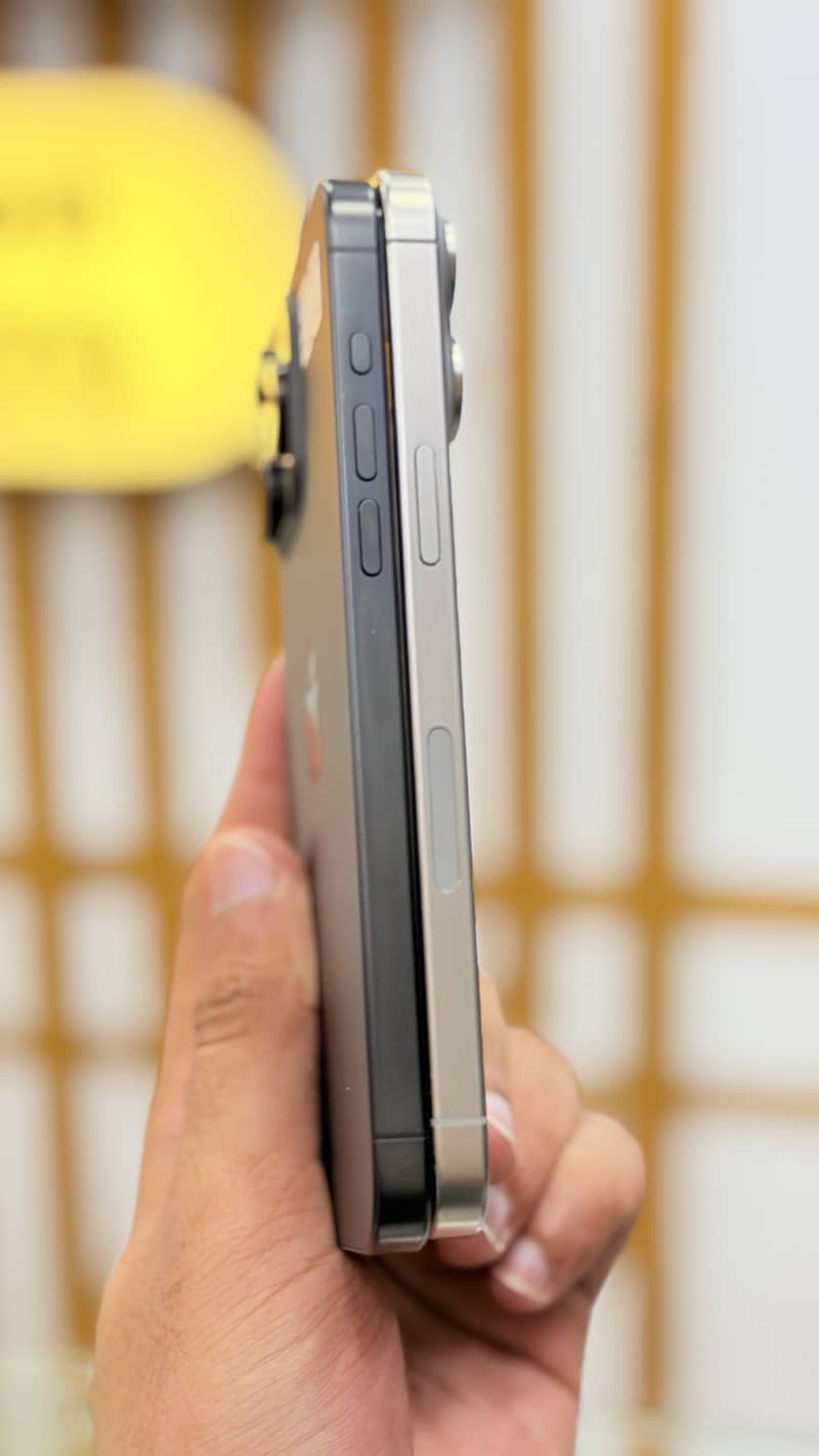 Apple iPhone 15 Pro Max 3