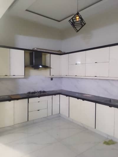Available for rent flat with lift