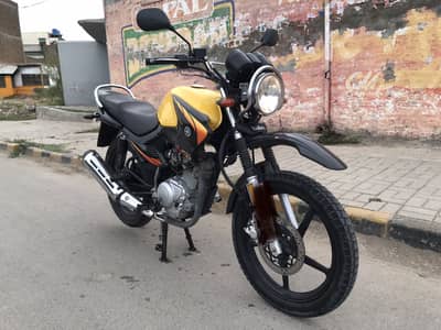 Yamaha YBR G 2025