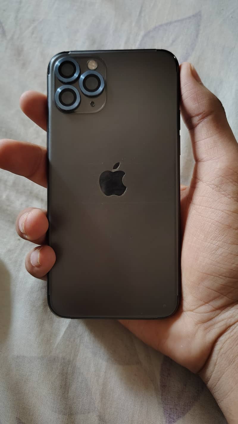 Apple iPhone 11 Pro 4