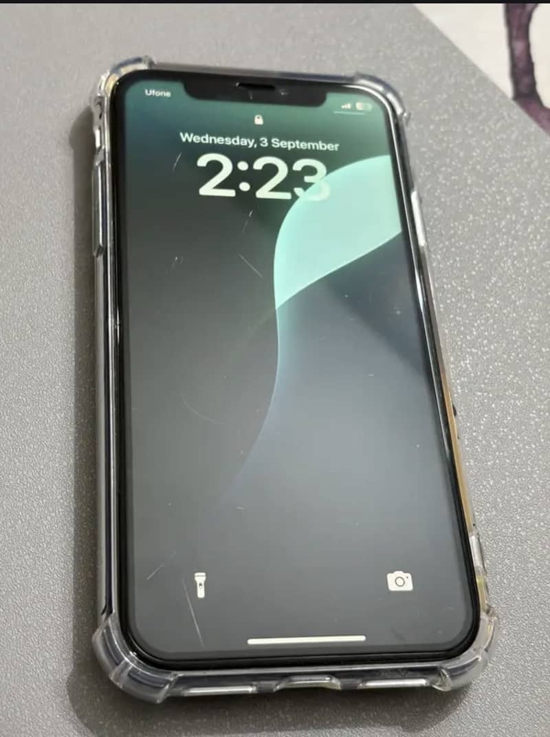 Apple iPhone 11 0