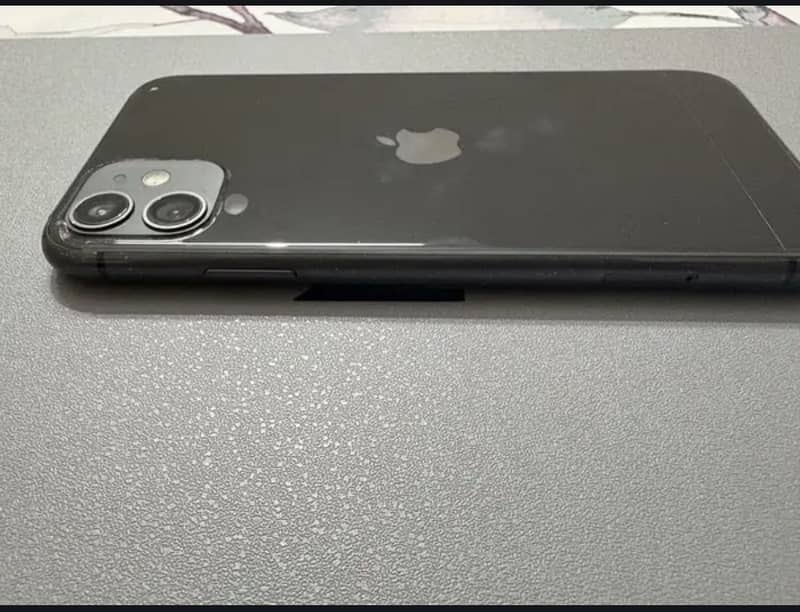 Apple iPhone 11 4