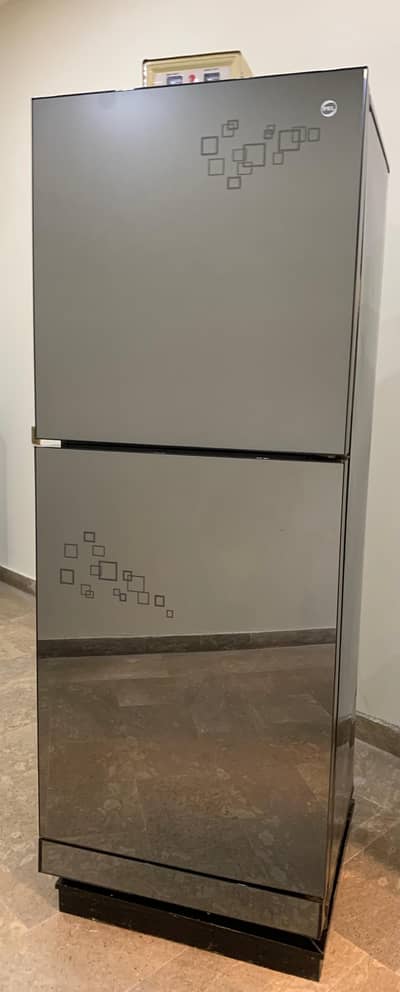 Pel double door glass model