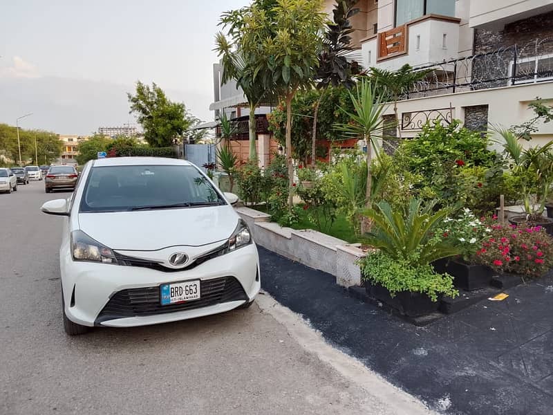 Toyota Vitz 2015 1