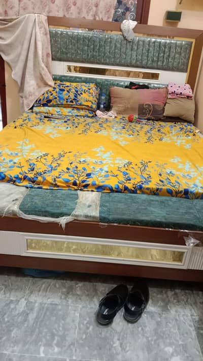 compelete bedroom