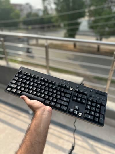 Logitech G180 Keyboard for Sale. Good condition 3 keys missing