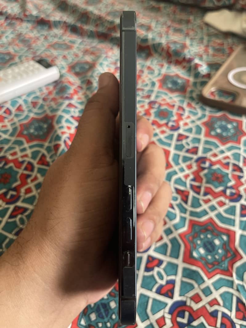 Apple iPhone 12 Pro Max 4