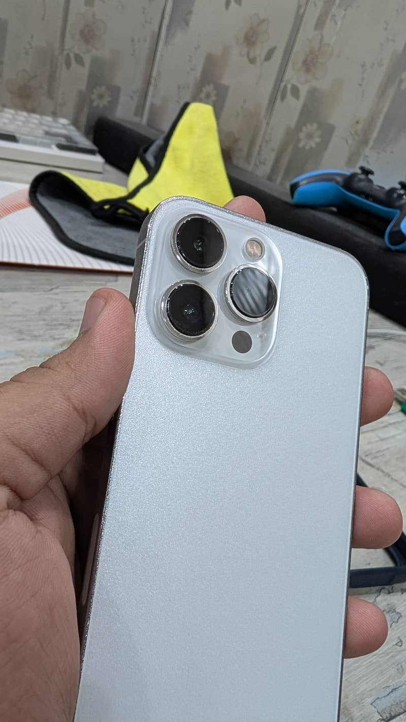 Apple iPhone 13 Pro 4