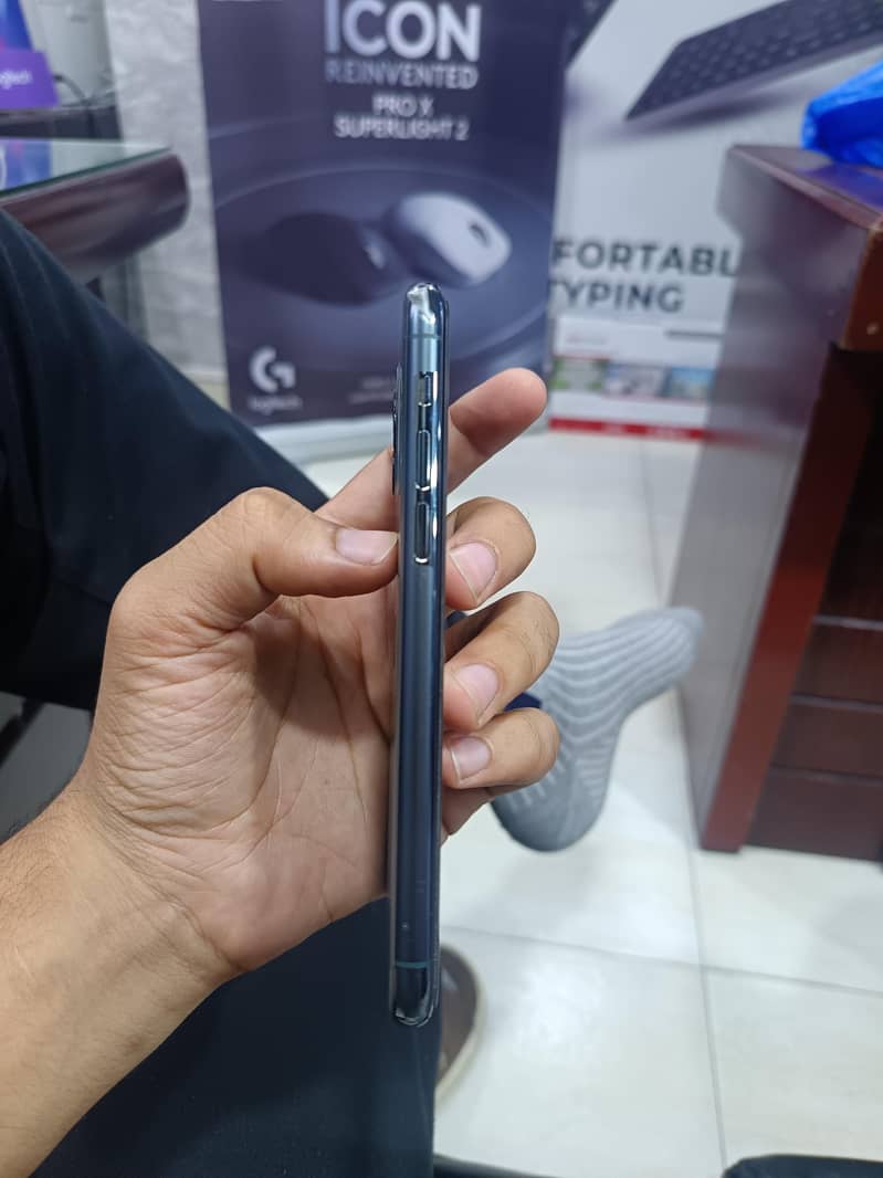 Apple iPhone 11 Pro 3