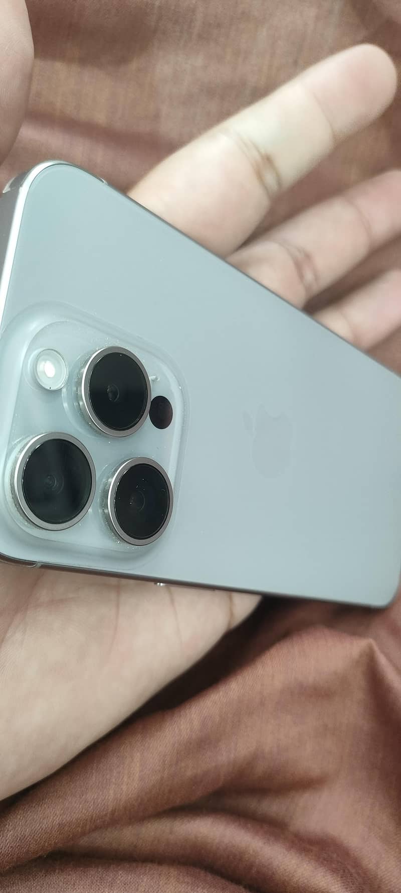 Apple iPhone 15 Pro 2