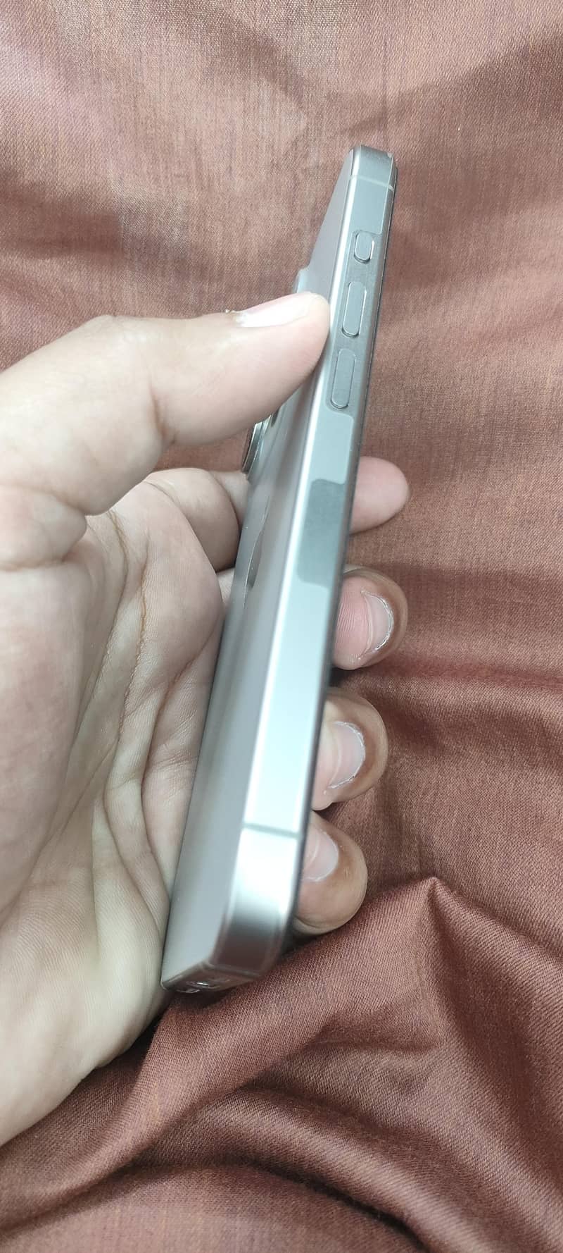 Apple iPhone 15 Pro 3