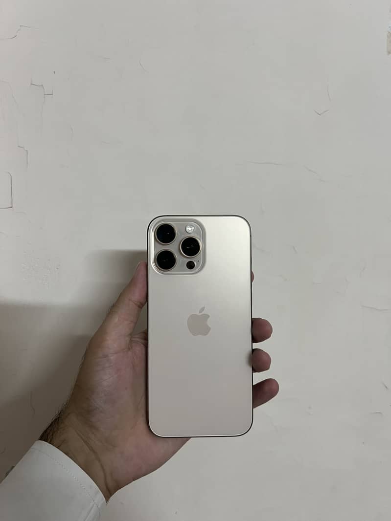 Apple iPhone 16 Pro Max 0