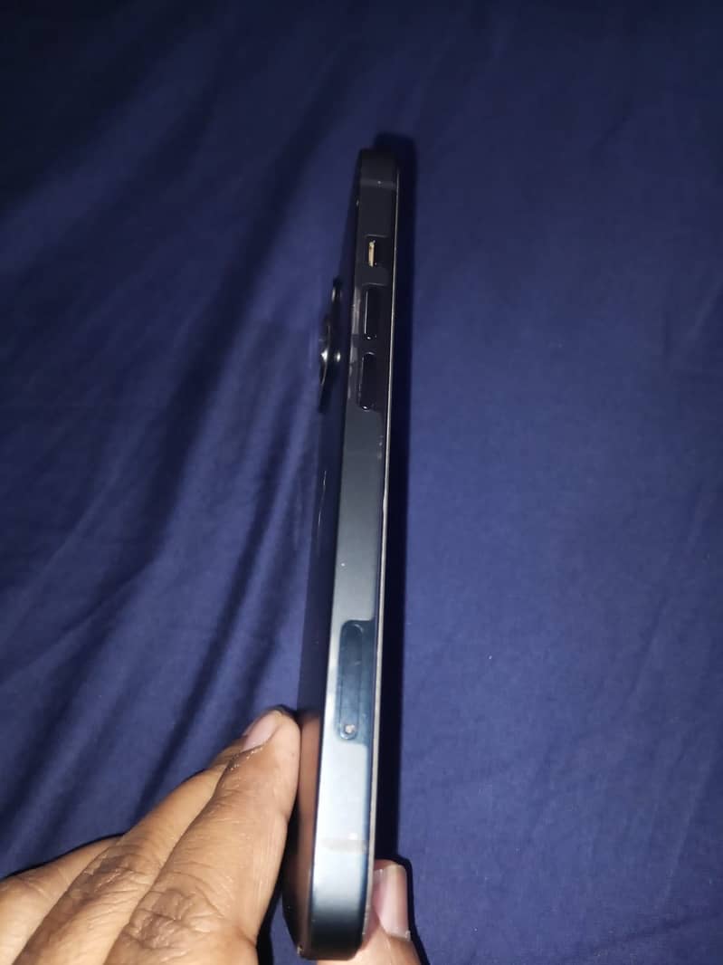 Apple iPhone 13 3
