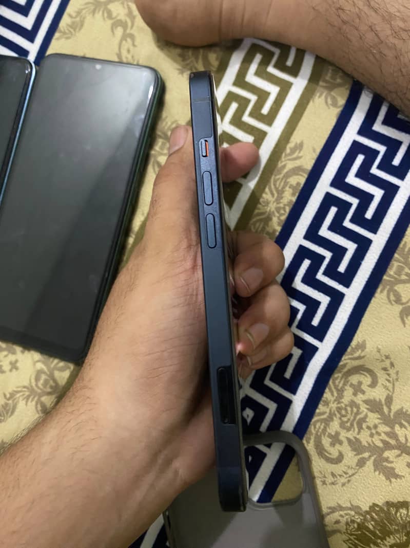 Apple iPhone 13 1