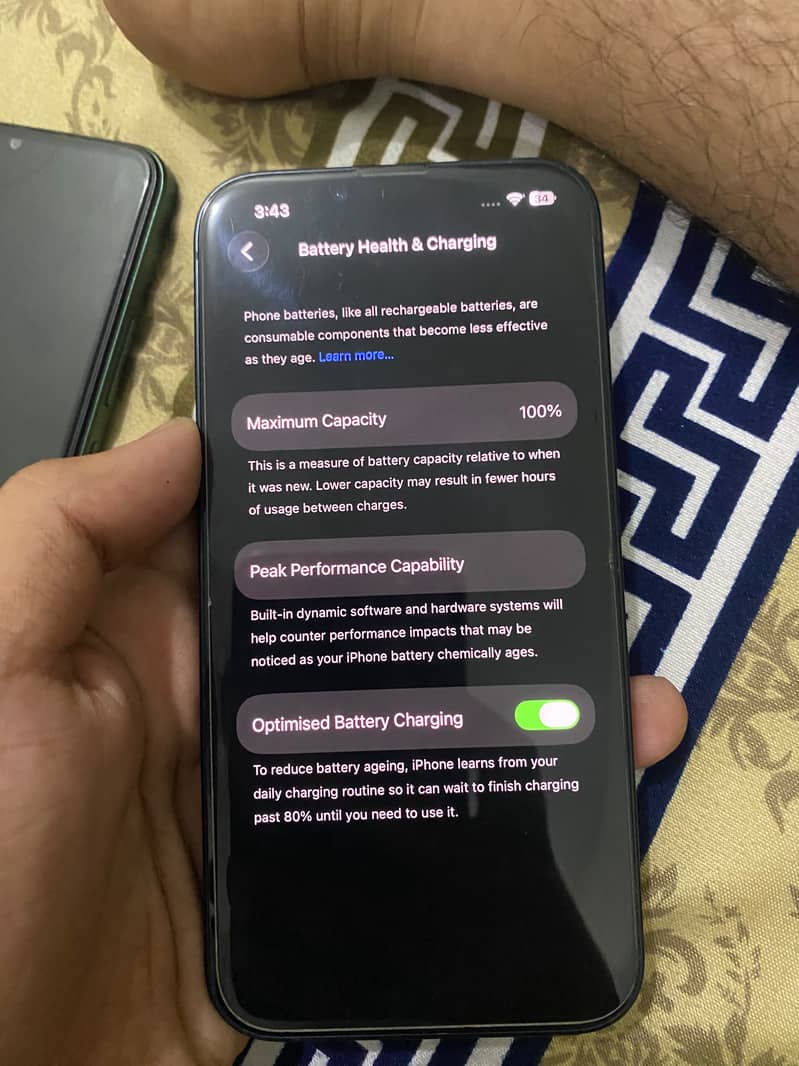 Apple iPhone 13 2
