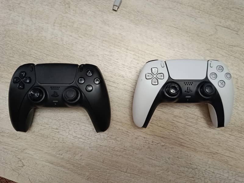 PS5 Original controllers 0