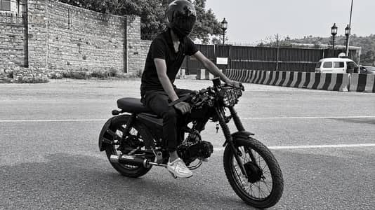 CD 70 converted into Cafe Racer