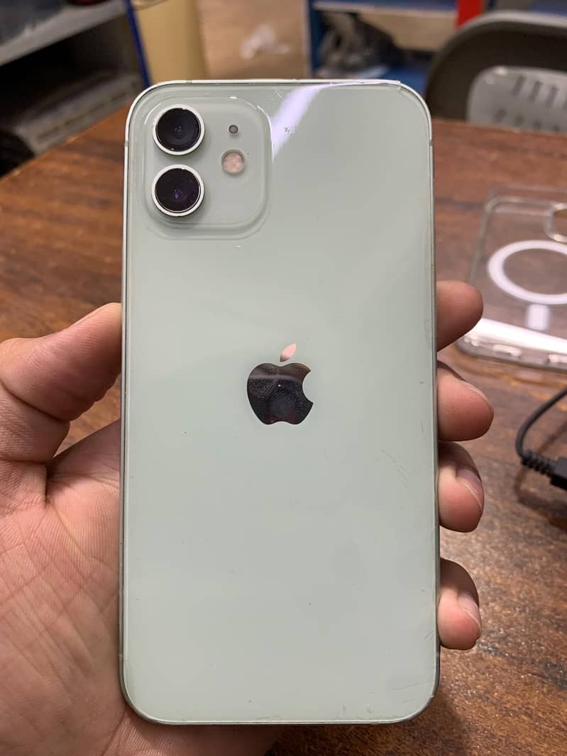 Apple iPhone 12 1