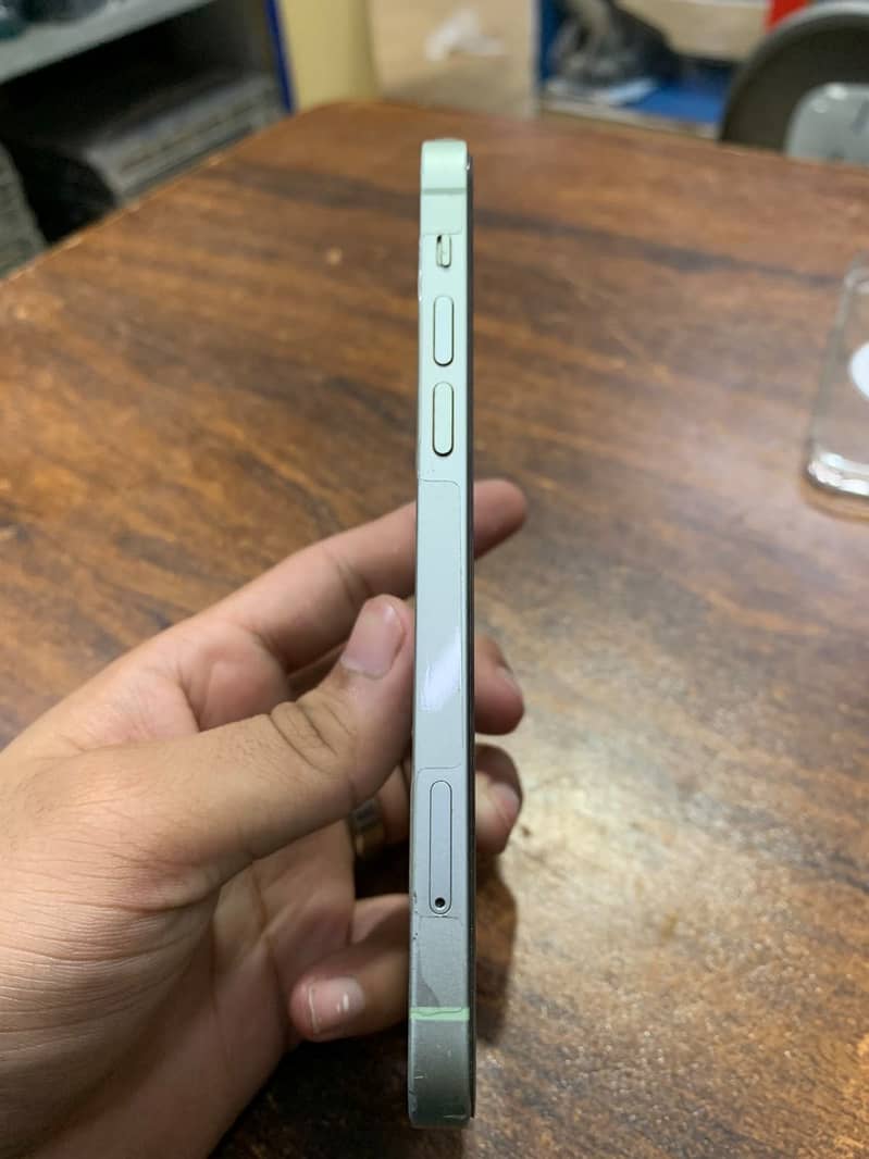 Apple iPhone 12 2