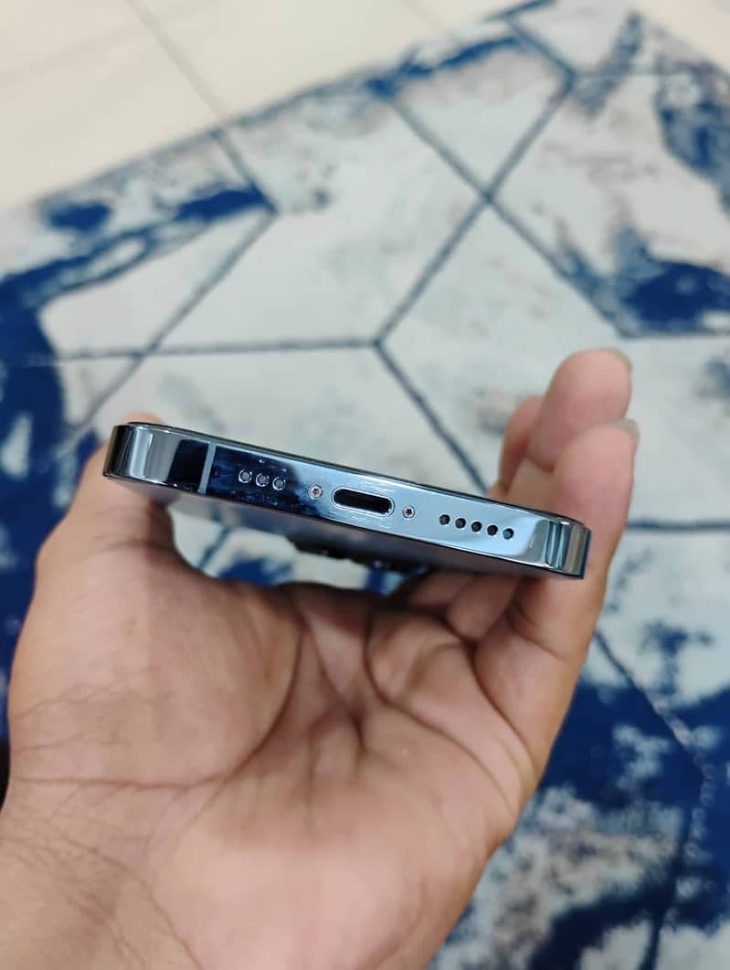 Apple iPhone 13 Pro 3