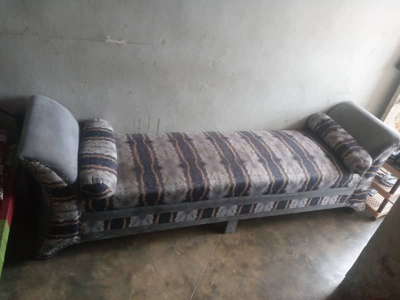 4 seater sofa 1