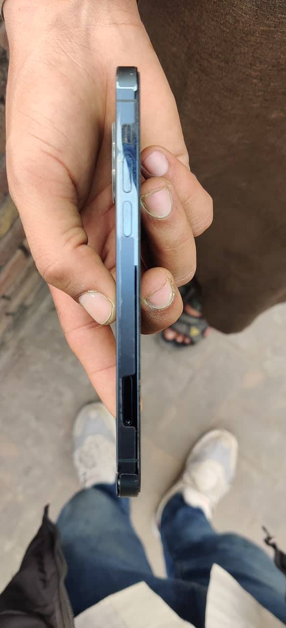 Apple iPhone 12 Pro 4