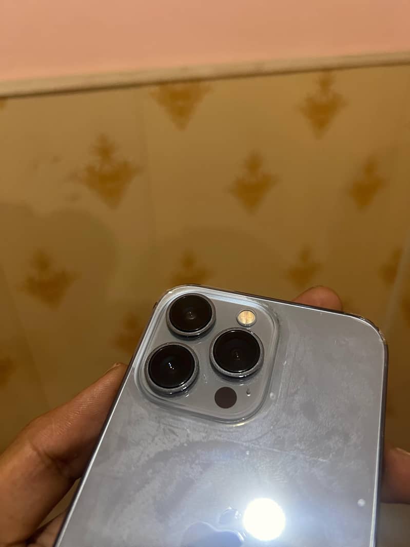 Apple iPhone 13 Pro 0