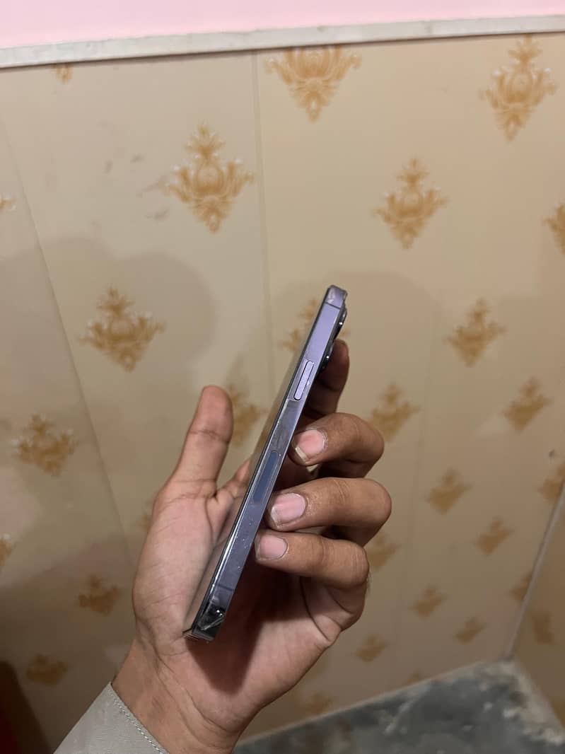 Apple iPhone 13 Pro 4